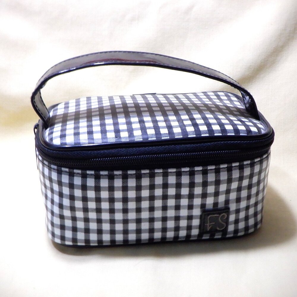 *** BAG / Wrap Around Zipper with EASY: Clean, Carry, Easy to Pack ~ Just IDEAL!